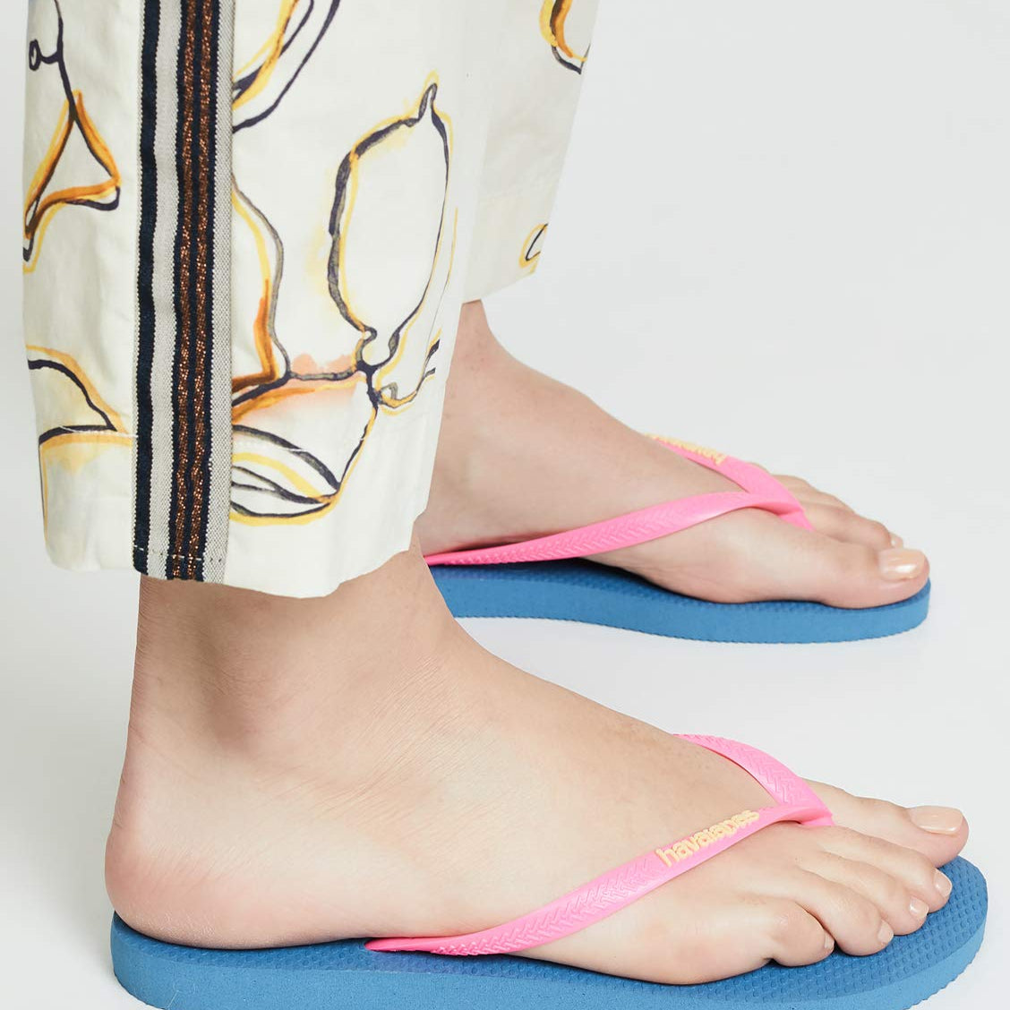 Havaianas Brazil Logo Flip Flops - Unisex Navy Shoe Deals Outlet