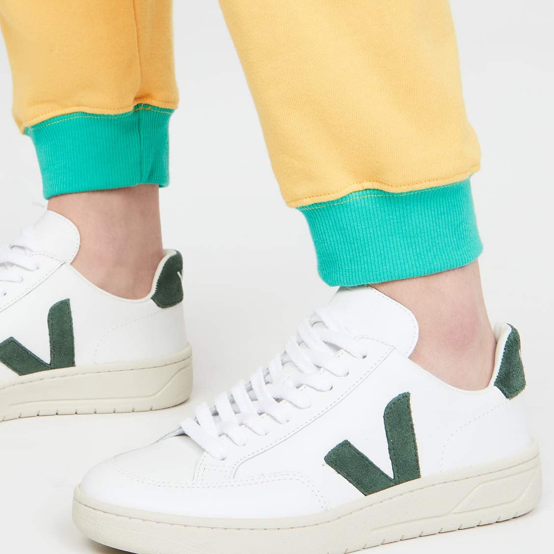VEJA V - 12 LEATHER - Women's White/Cyprus Shoe Deals Outlet