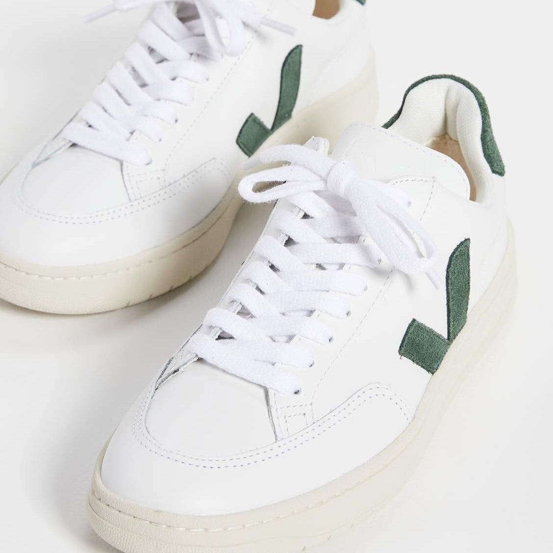 VEJA V - 12 LEATHER - Women's White/Cyprus Shoe Deals Outlet
