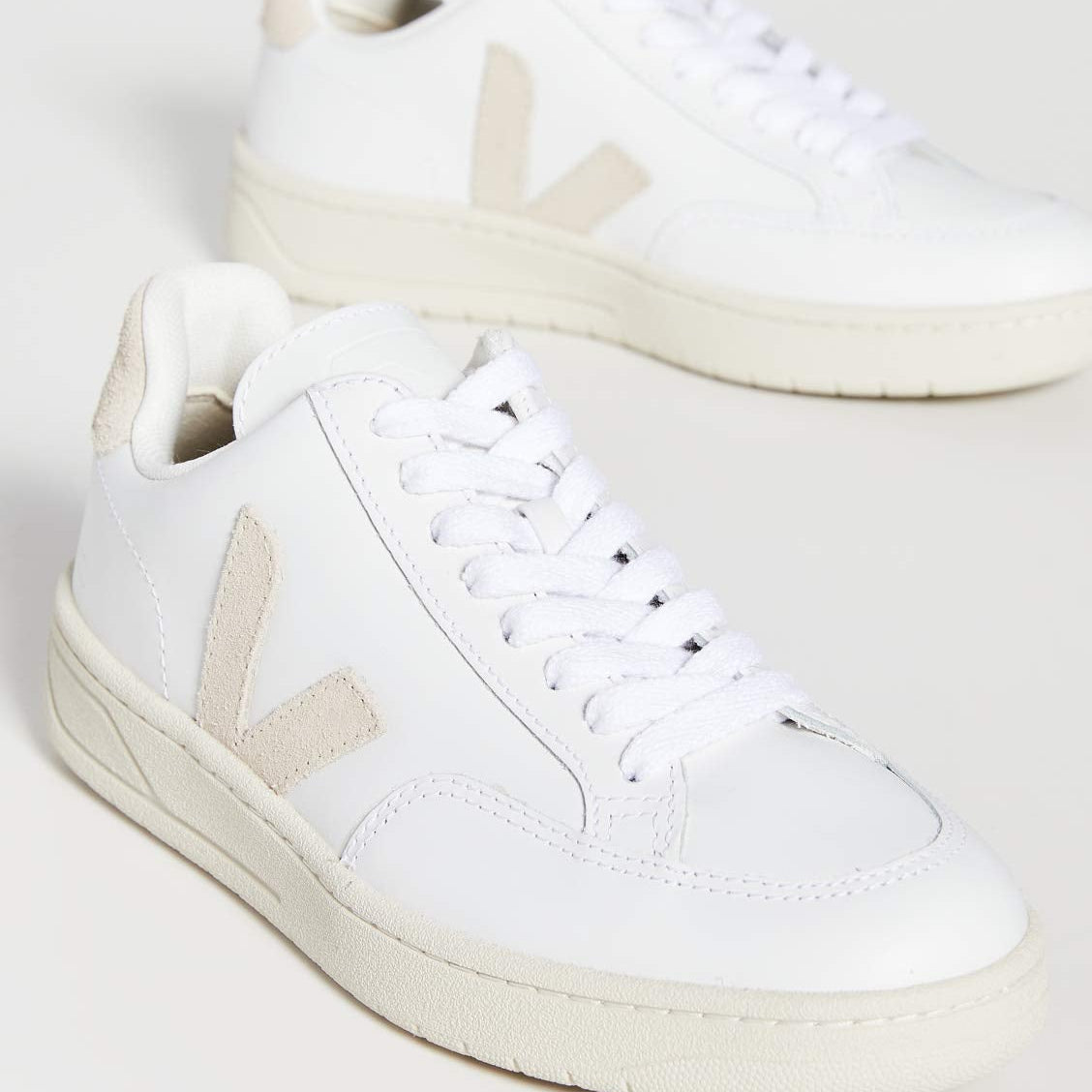 VEJA V - 12 LEATHER - Women's White/Sable Shoe Deals Outlet