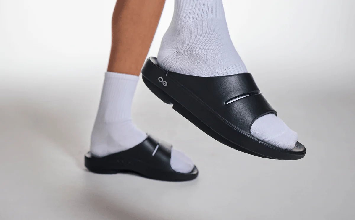 OOFOS Oah Slide Sandals Black Men’s 4 / Women’s 6 M 848282002462 Shoe Deals Outlet