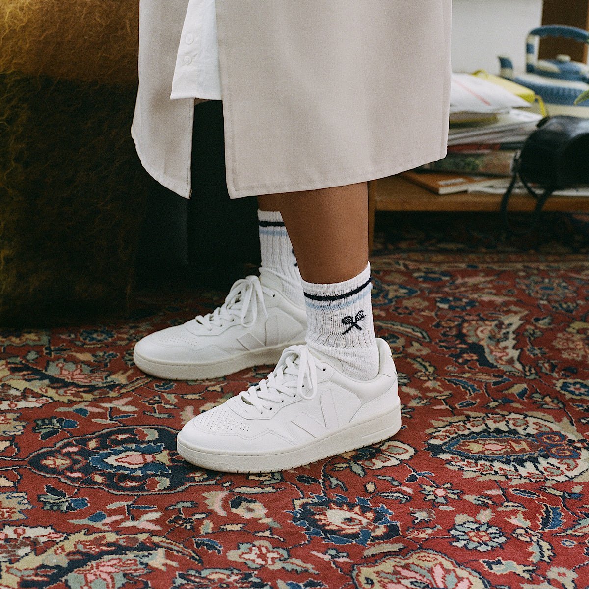 VEJA V - 90 LEATHER - Women's White/Cyprus Shoe Deals Outlet