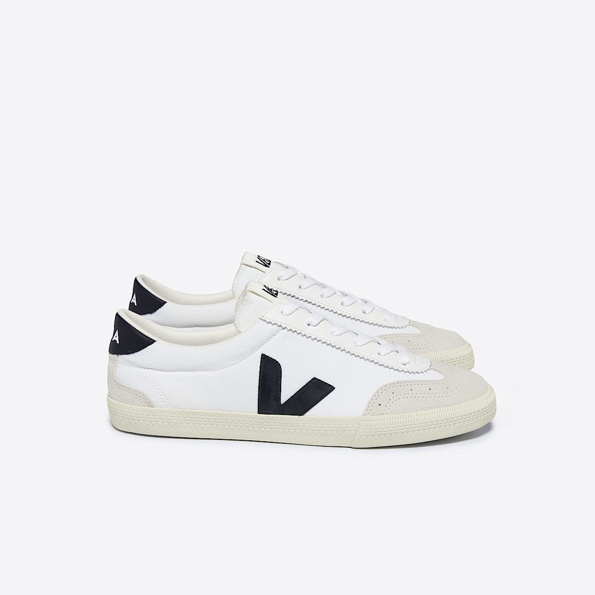 VEJA VOLLEY CANVAS - Women's White/Black Shoe Deals Outlet